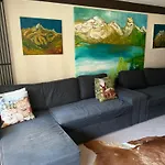 Sehr Schoene In *
