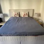 Апартаменты Sehr Schoene In *