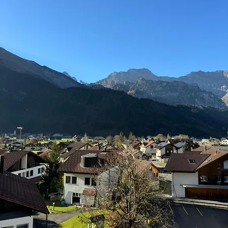 Sehr Schoene In 아파트