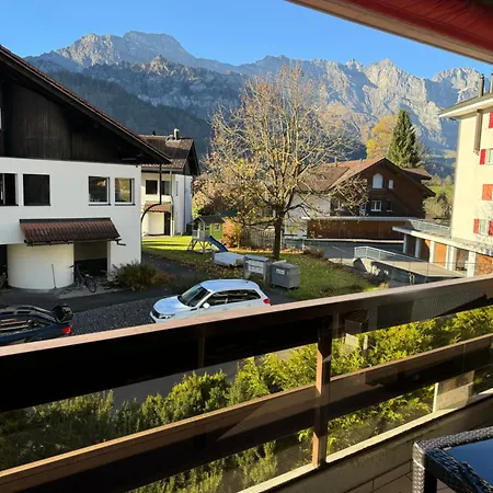 Sehr Schoene In Lägenhet *