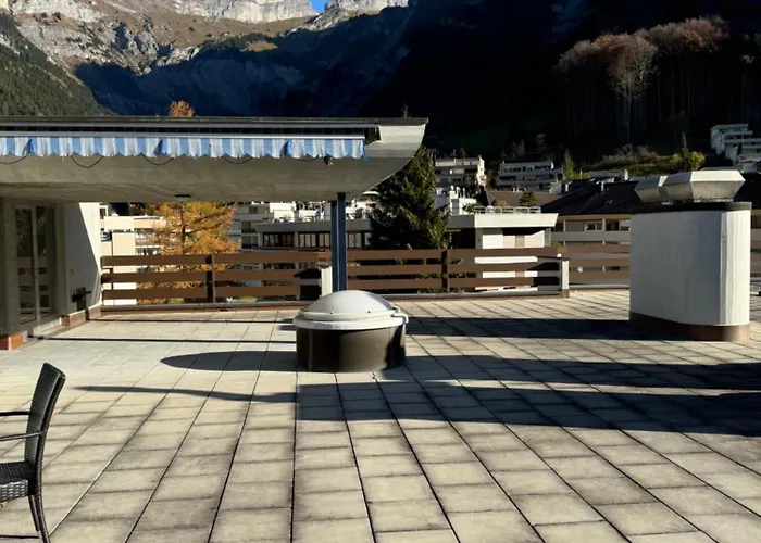 Sehr Schoene In 아파트