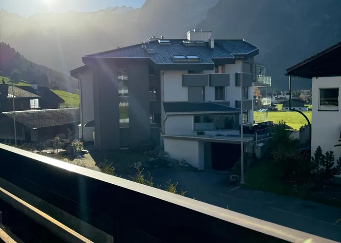 Sehr Schoene In 아파트