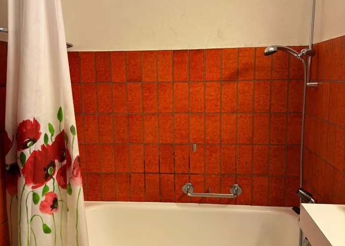 Sehr Schoene In 아파트